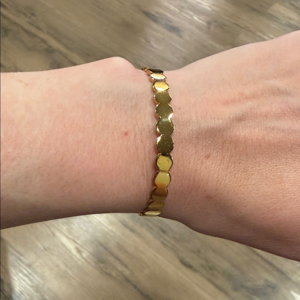Elegant Gold Bracelet for Women